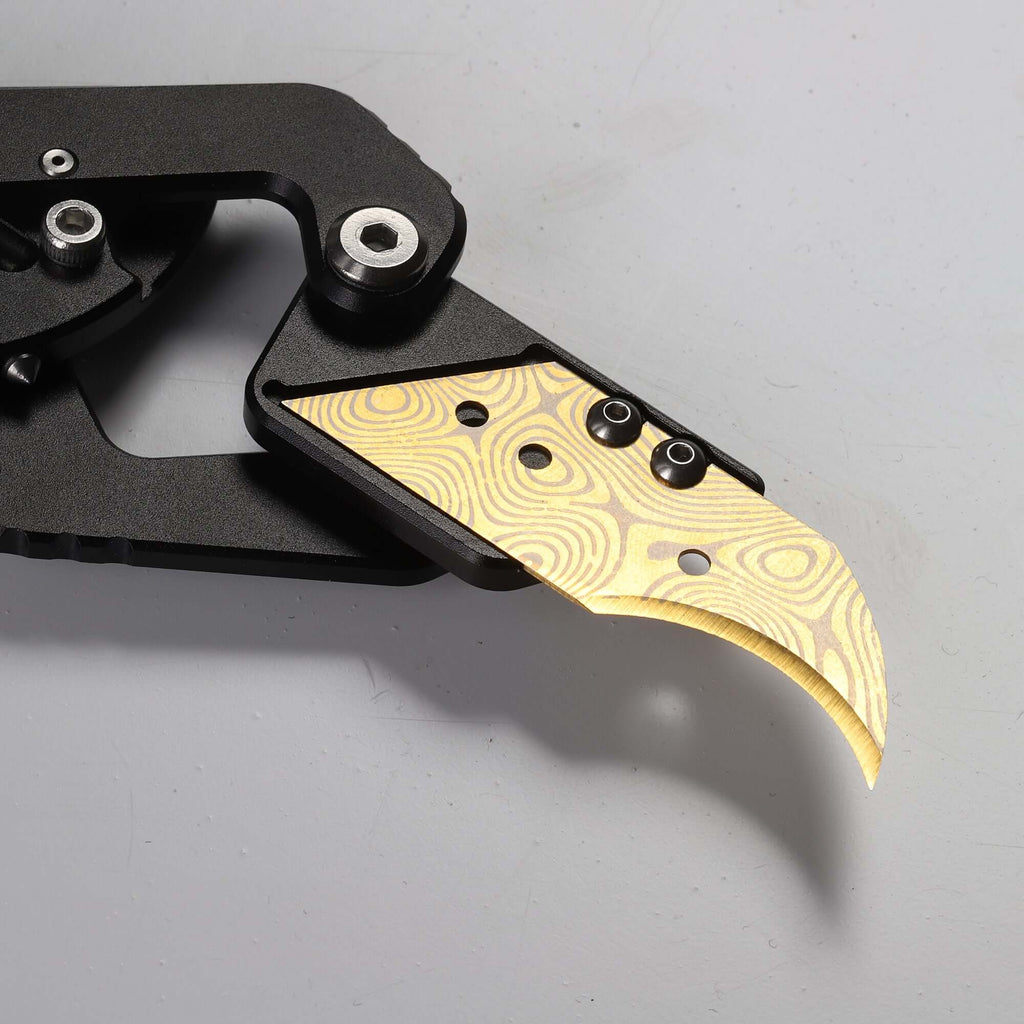 Stinger Dog Tag Blade, Folding Pocket Knife, Utility Knife - Matte Black w/ Golden Blade