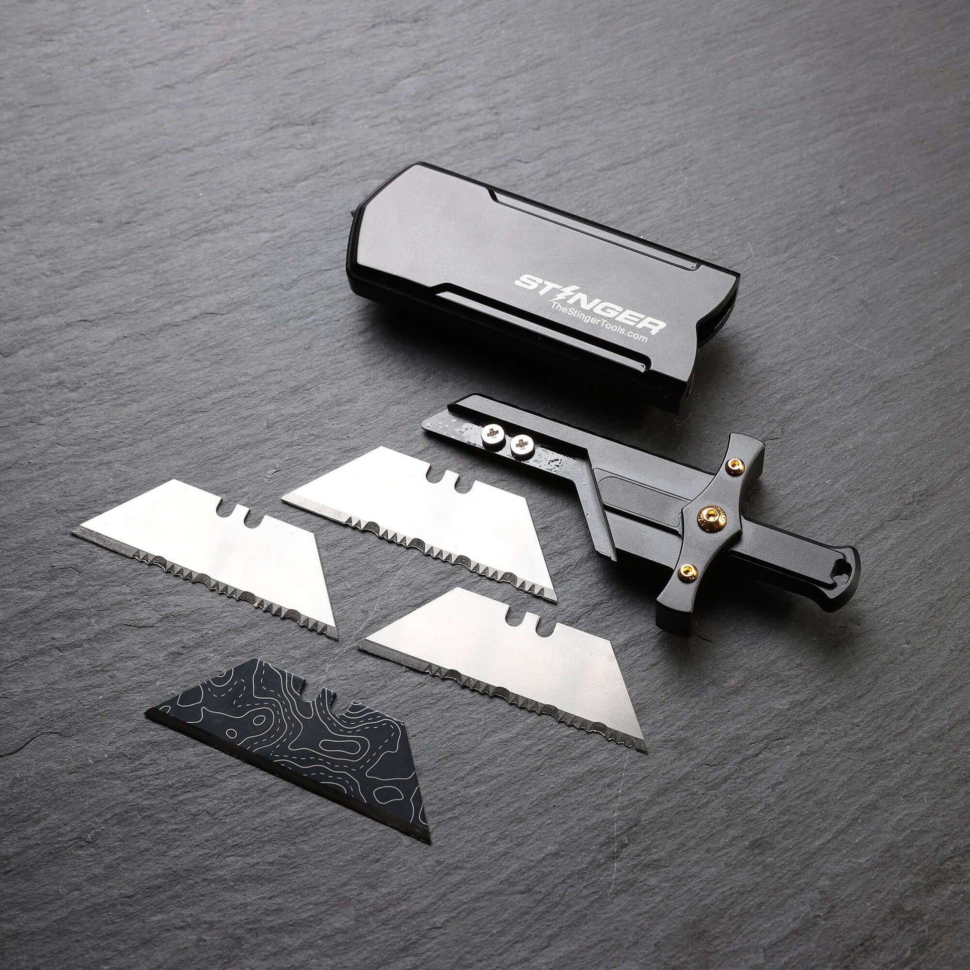 Stinger Buster Blade with P01 Serrated Utility Blade