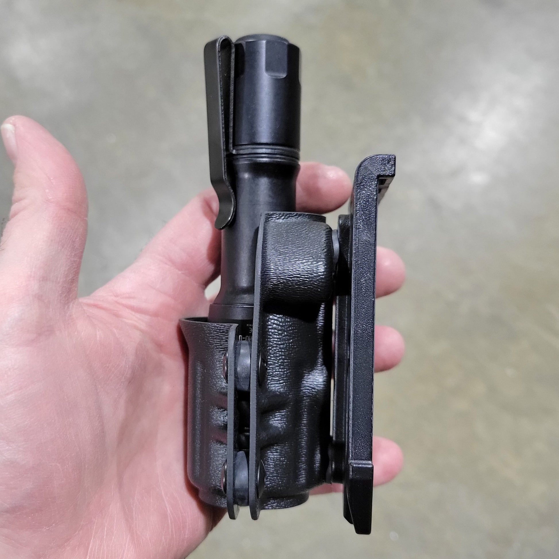 Cloud Defensive MCH Duty Flashlight Carrier