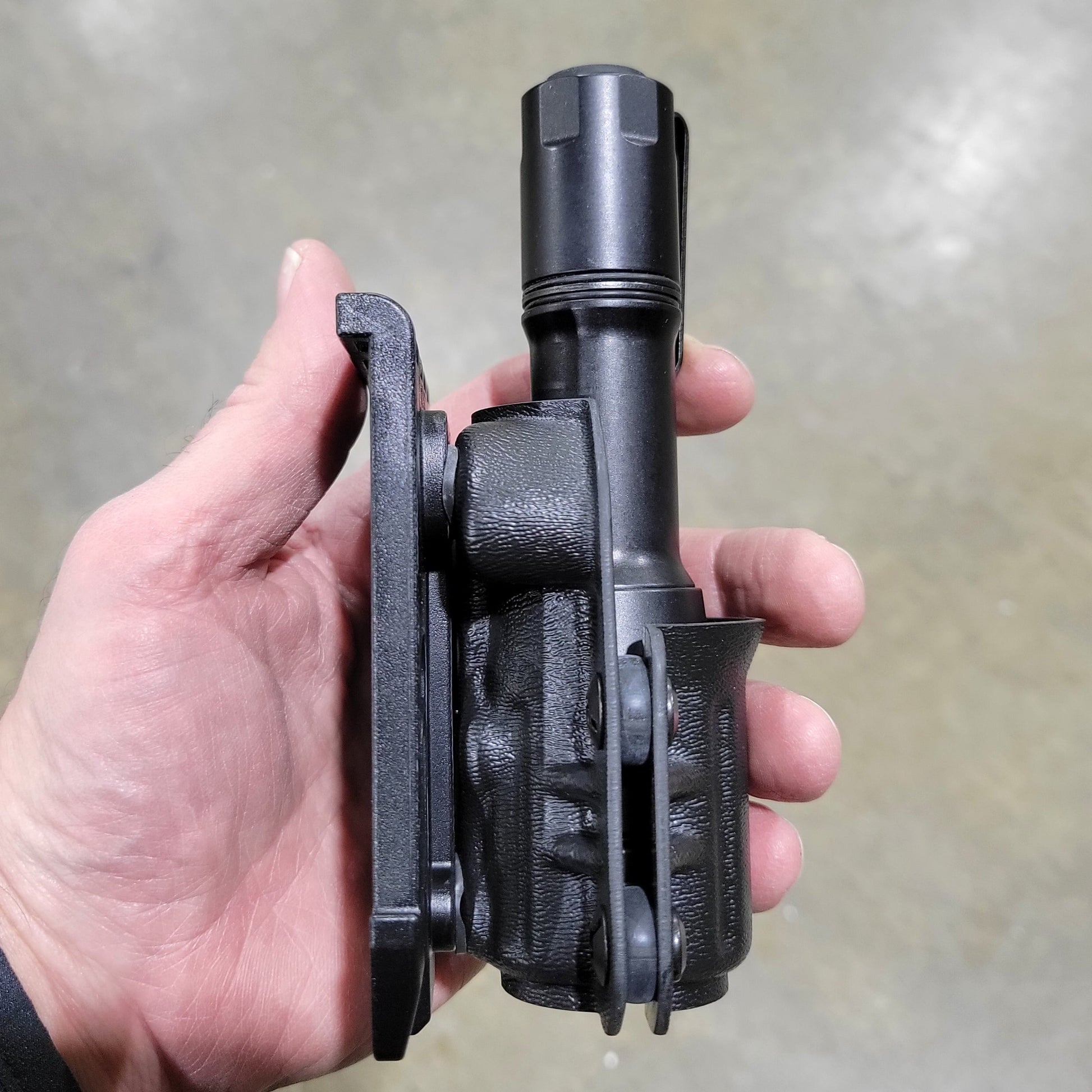 Cloud Defensive MCH Duty Flashlight Carrier