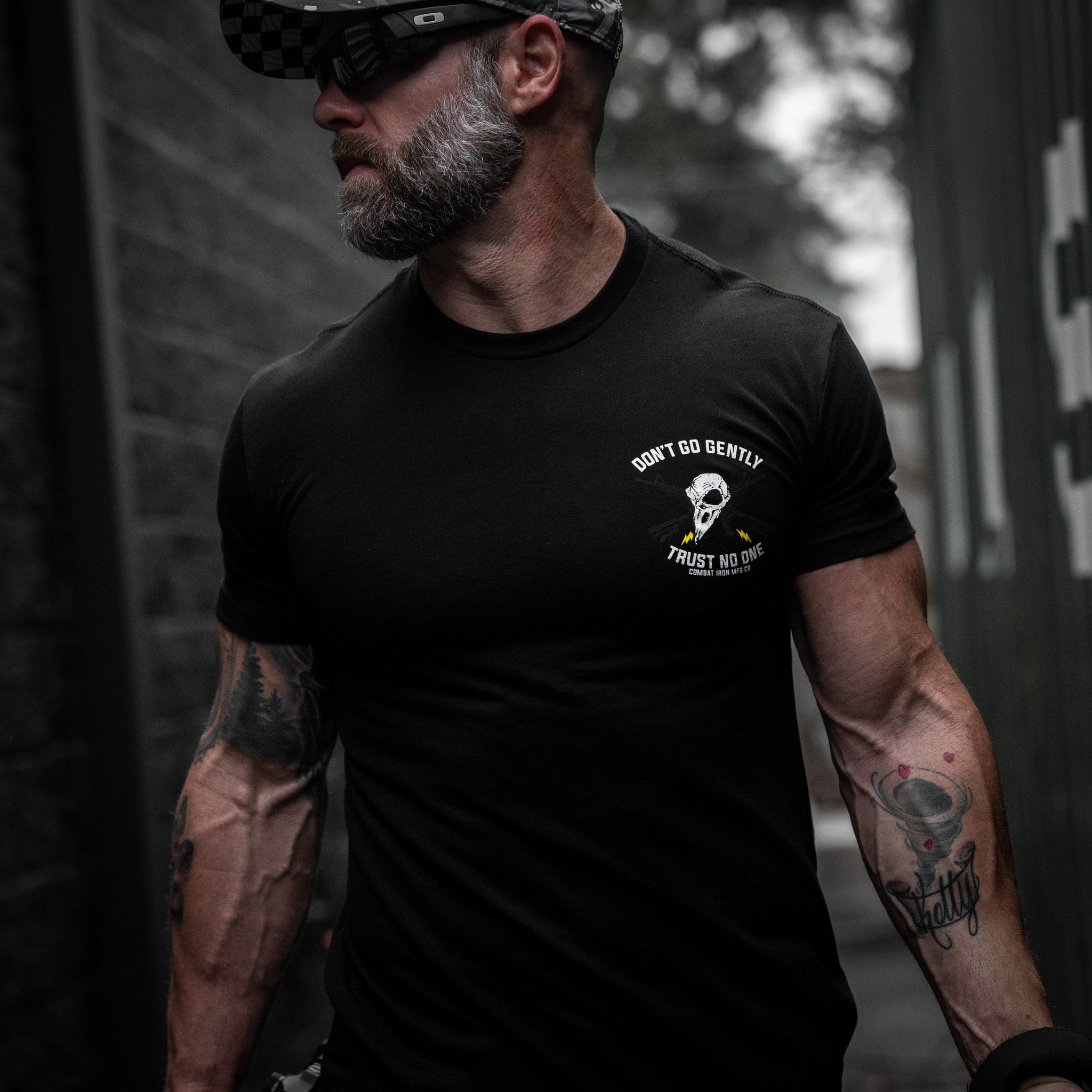 Don't Go Gently. Trust No One Men's T-Shirt