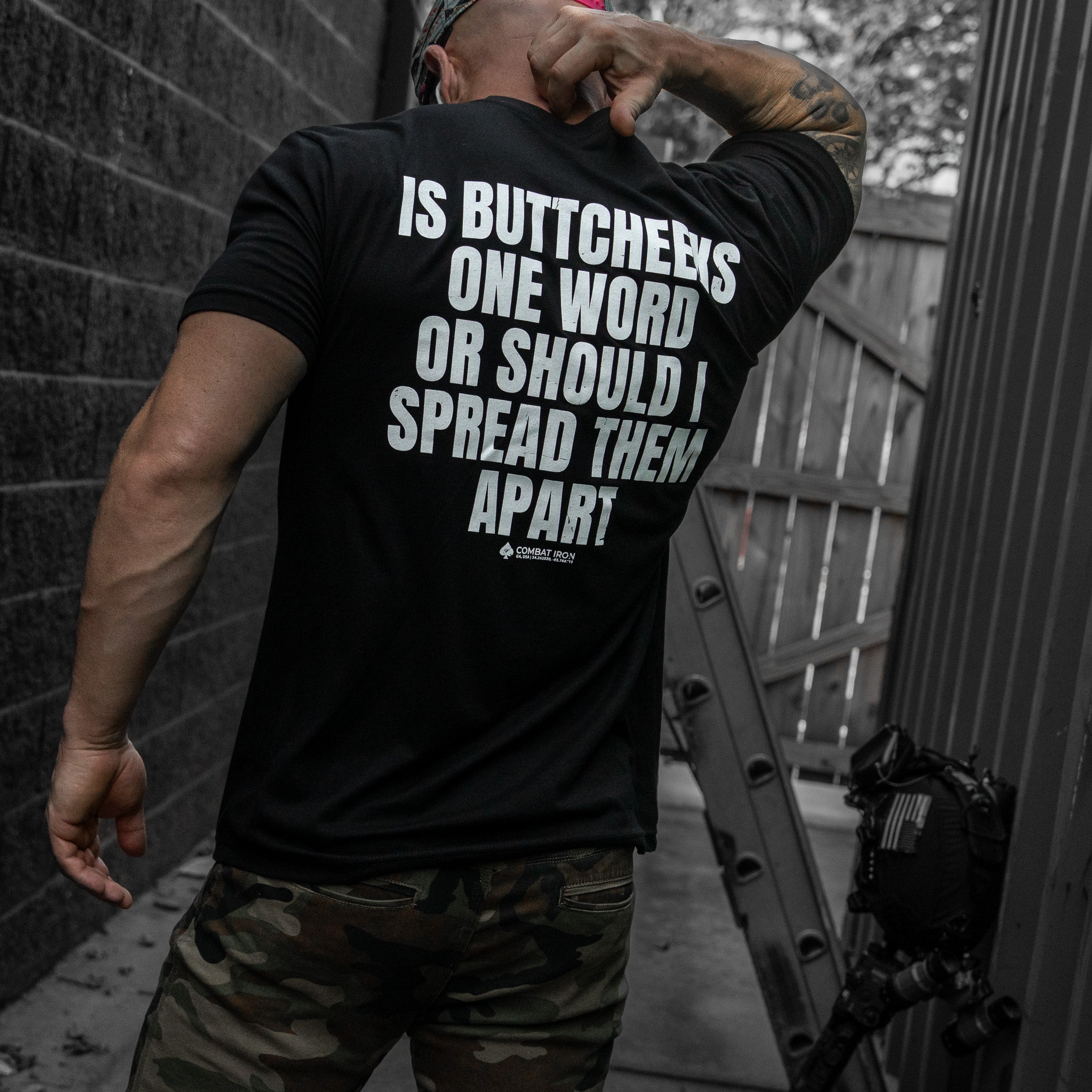 Is Buttcheeks One Word Or Should I Spread Them Apart Men's T-Shirt
