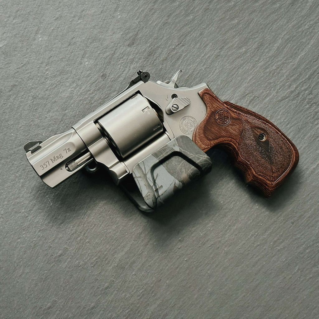 Stinger Magnetic Gun Mount (M1) w/ Safety Trigger Guard Protection (Camouflage, 2-Pack)