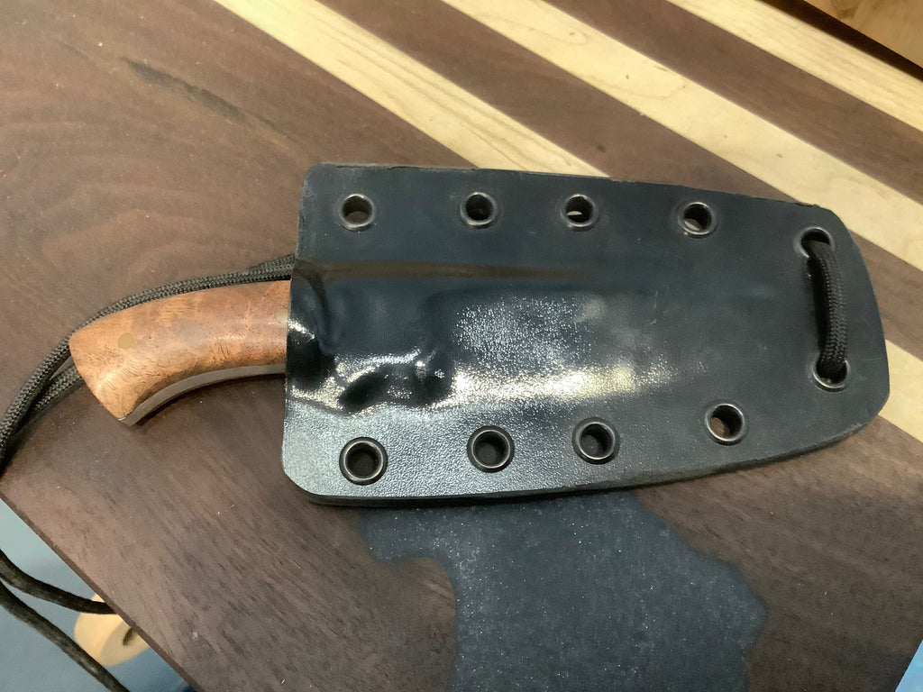 Stubby neck knife