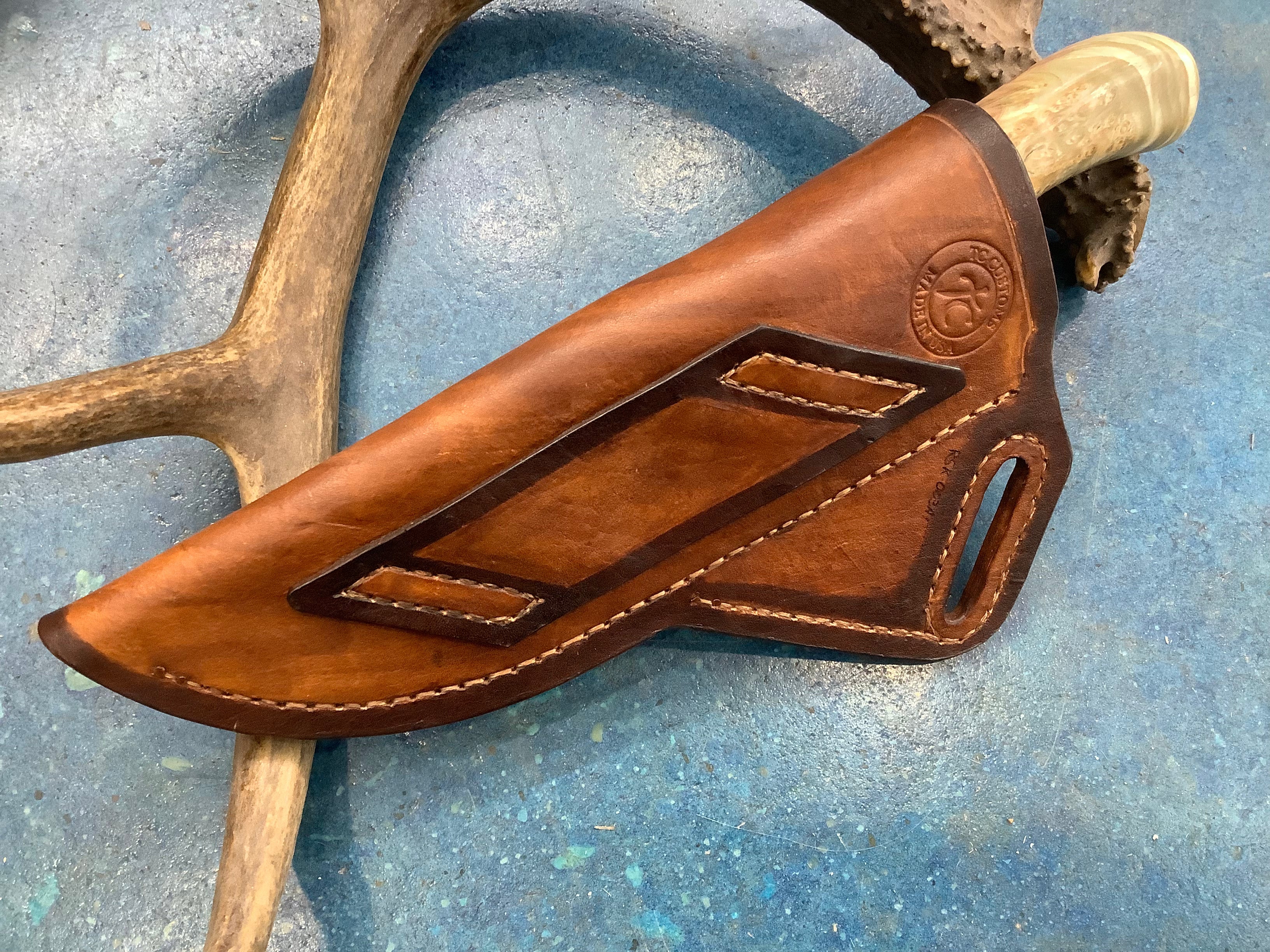 Trailing Point Hunter CPM MagnaCut Highly Chantoyant Mango Handle