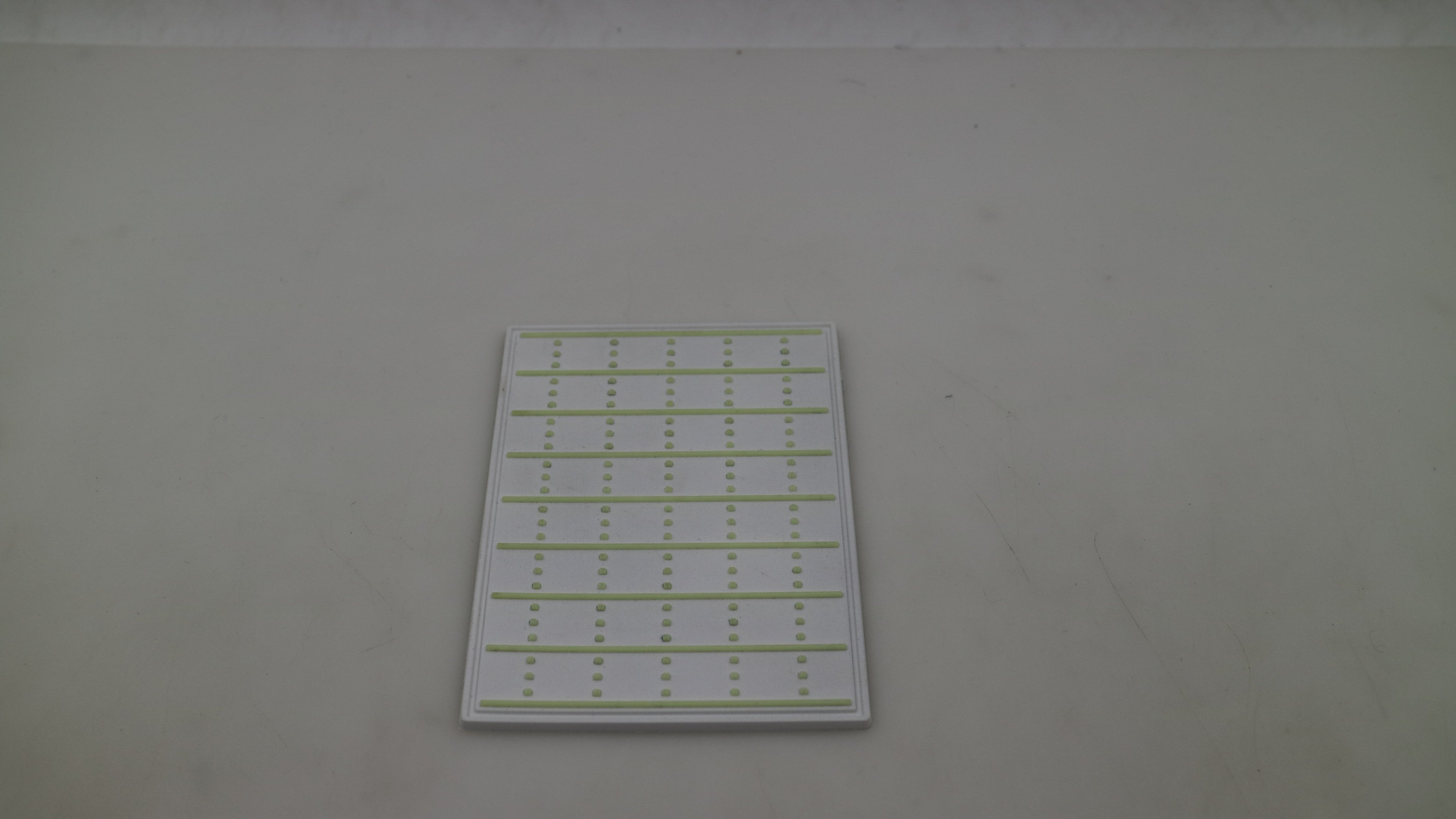 Note Patch Kit: Writable PVC surface for field notetaking with illuminated memo graph.