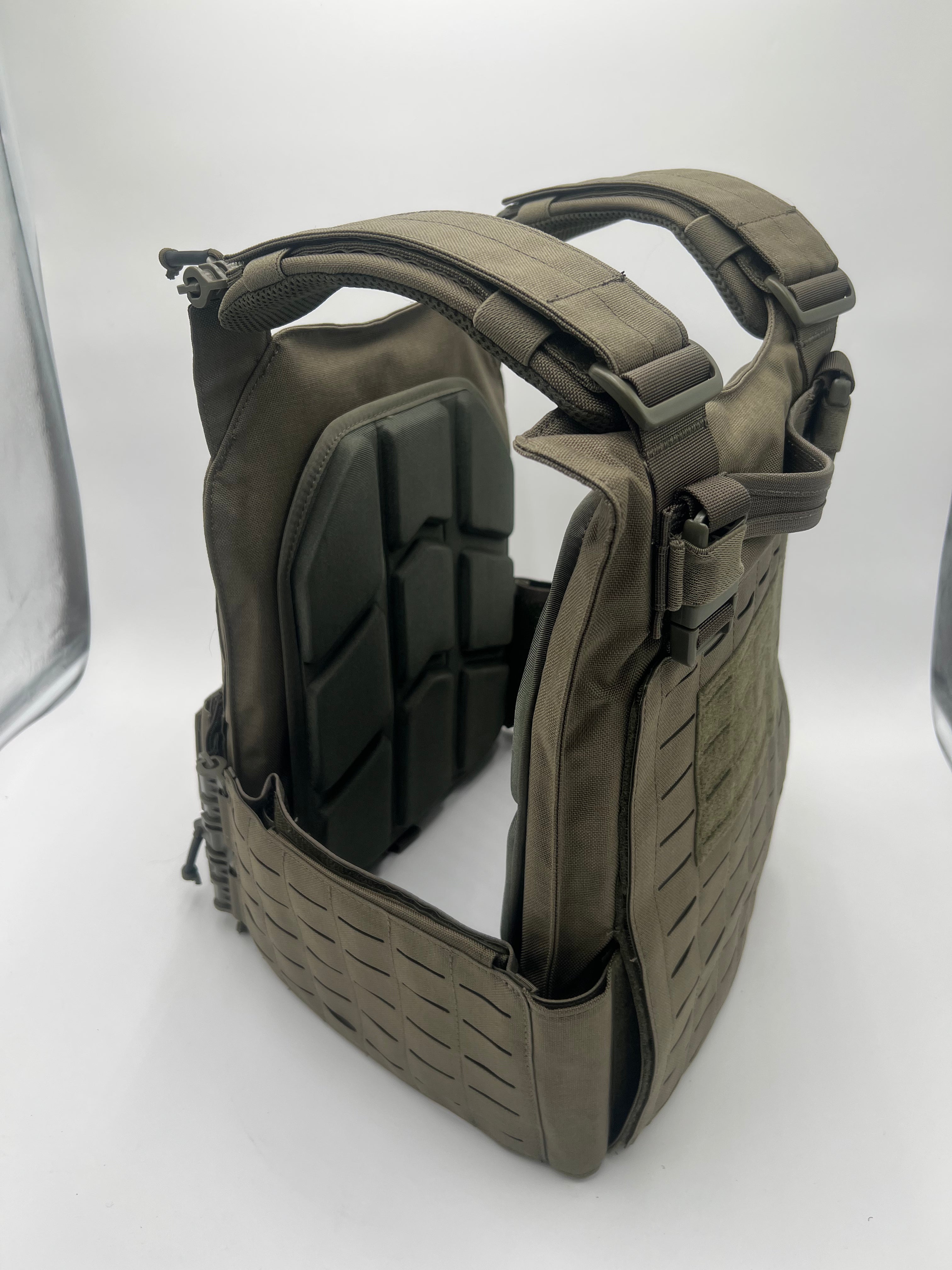 Redemption Tactical® "CRUSADER 2.0 XL” Plate Carrier Vest with Side Cummerbund