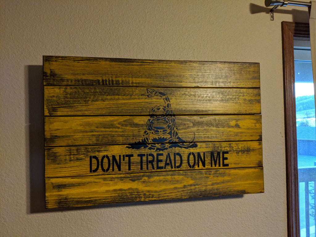 Small Wooden State Flag & Special Design Gun Case