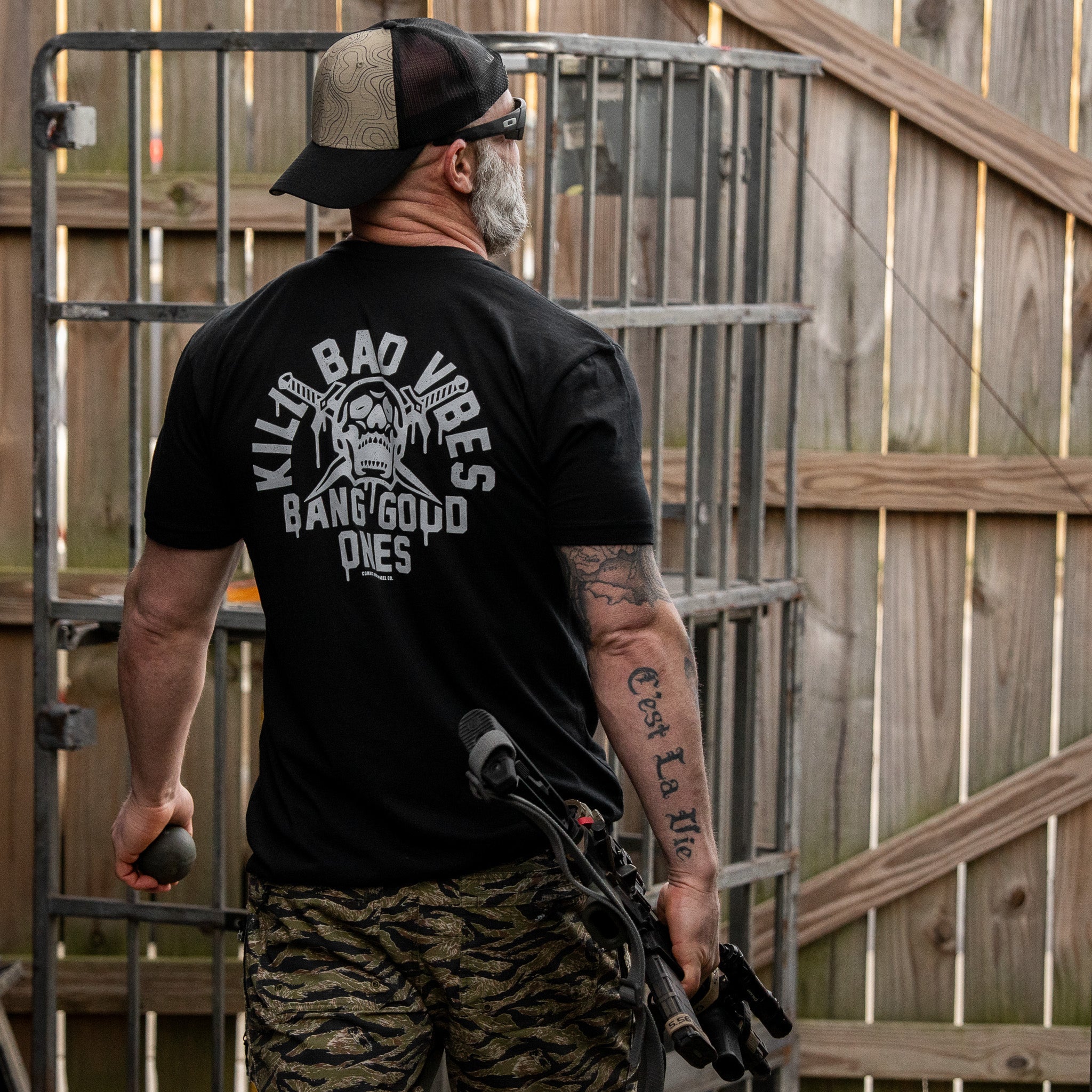 Kill Bad Vibes. Bang Good Ones Skull Men's T-Shirt