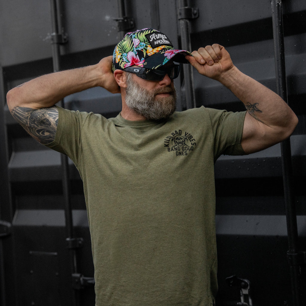 Kill Bad Vibes. Bang Good Ones Skull Men's T-Shirt