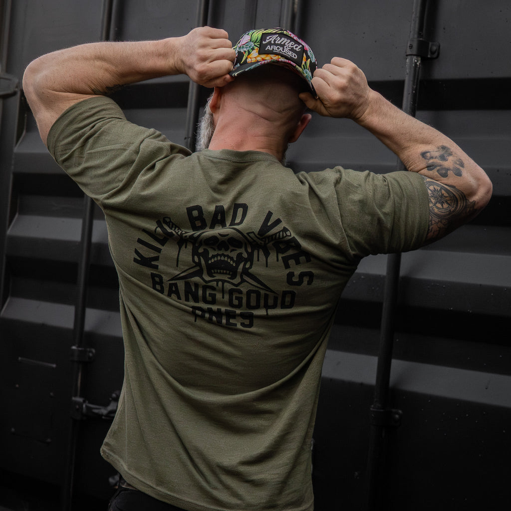 Kill Bad Vibes. Bang Good Ones Skull Men's T-Shirt
