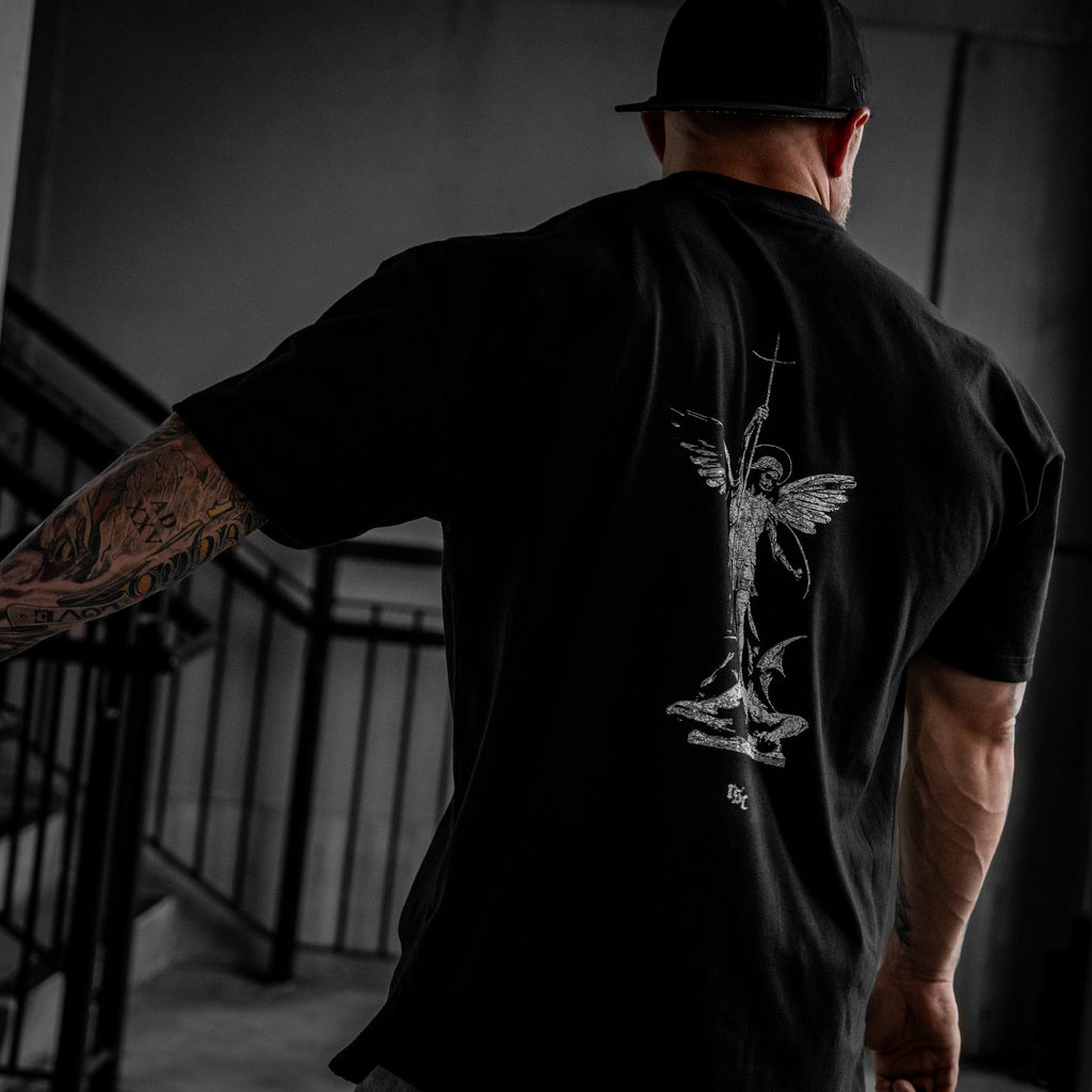 The Lord Is A Man Of War Heavyweight Men's T-Shirt