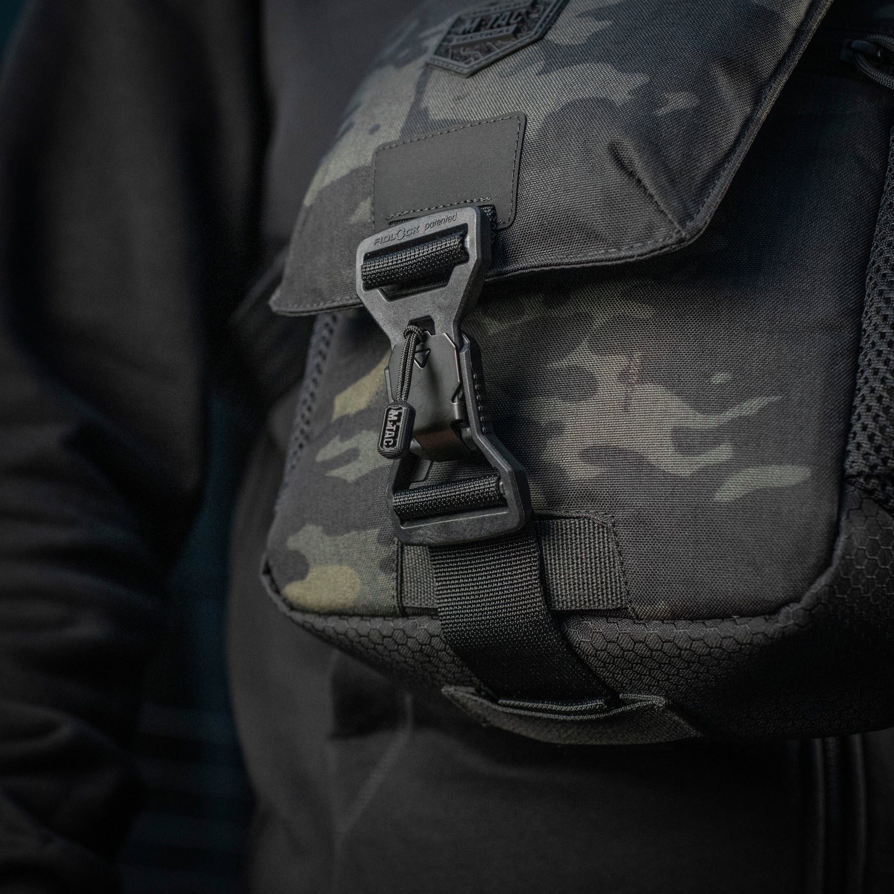 M-Tac Satellite Magnet Bag Elite Hex Black