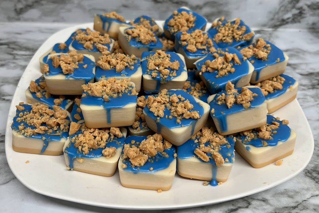 BLUEBERRY CHEESECAKE BITES Wax Melts with crumble | 7 melts | 5.5 oz