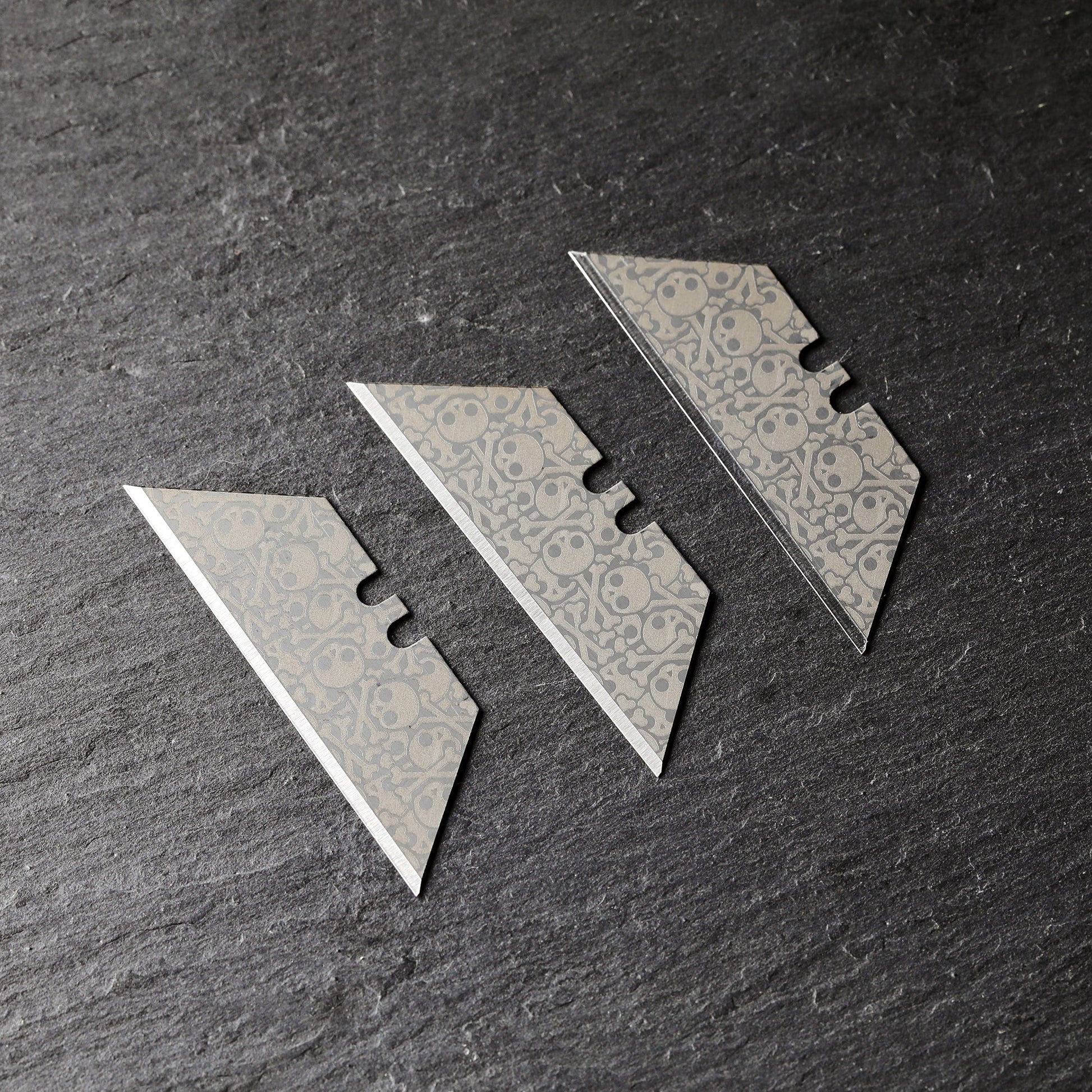 Stinger Laser Engraved Utility Razor Blades, Utility Knife Blades Replacement - Stinger SKULL (Trapezoid 3 pcs - Silver)