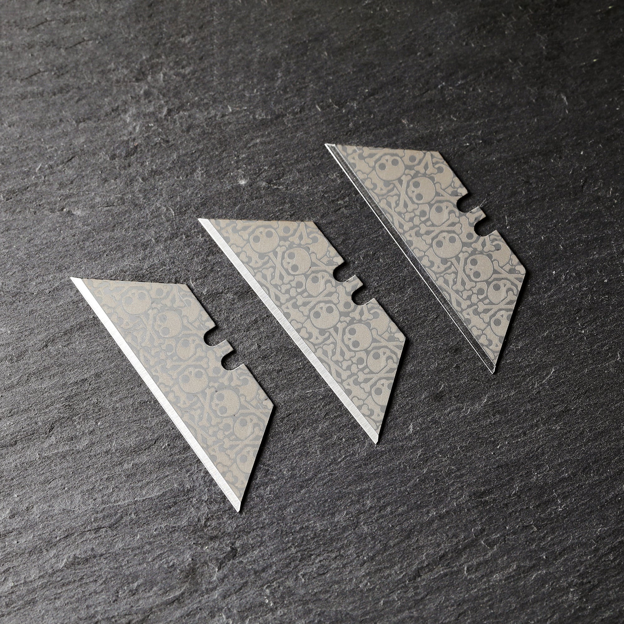 Stinger Laser Engraved Utility Razor Blades, Utility Knife Blades Replacement - Stinger SKULL (Trapezoid 3 pcs - Silver)