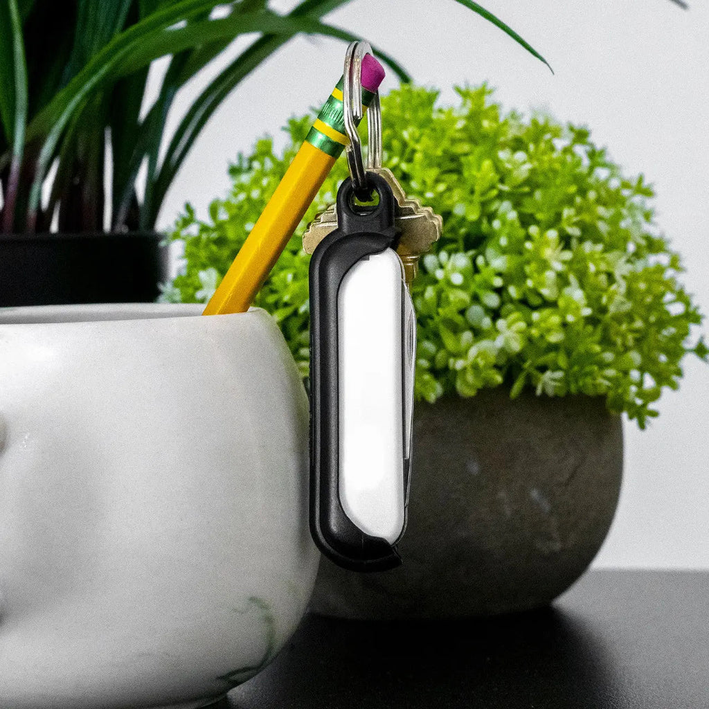 SwissLinQ - Swiss Army Knife Keychain Holder