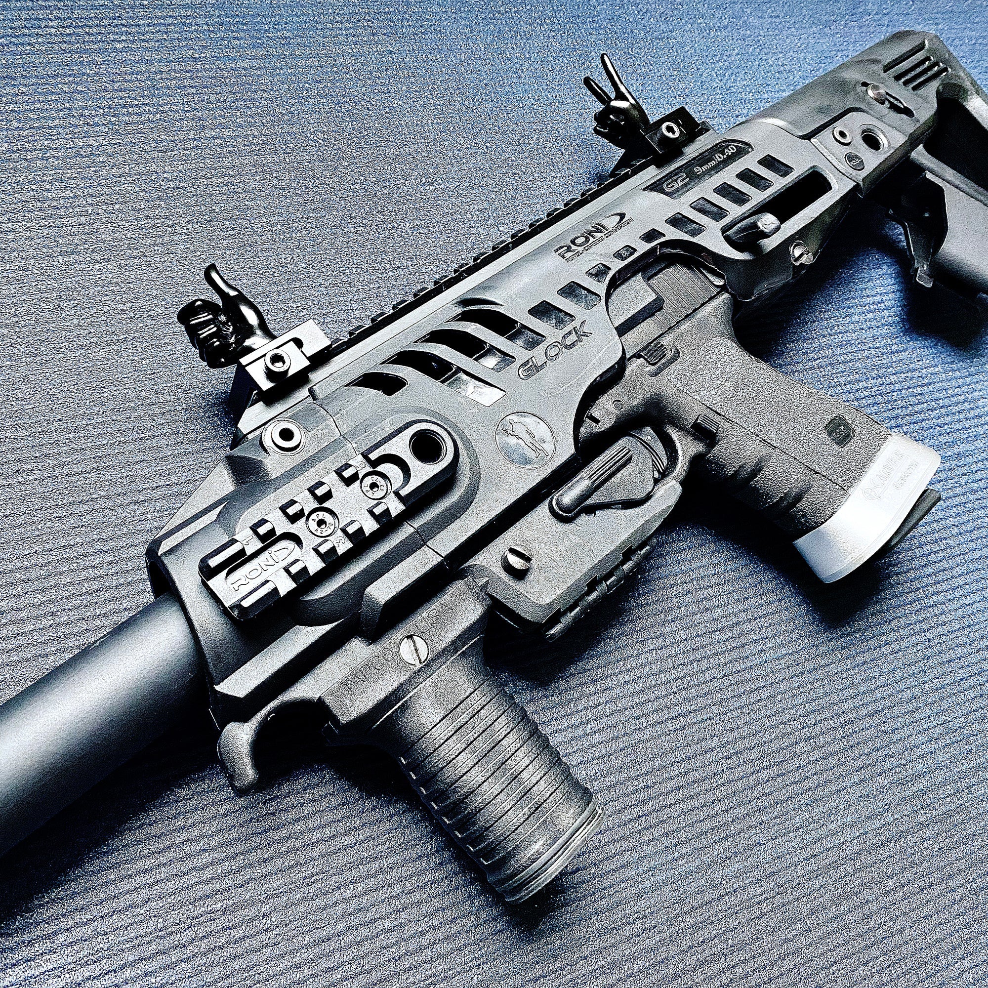 Black Color Novelty Finger Iron Sight Set - Straight (V Hand & Thumbs Up)