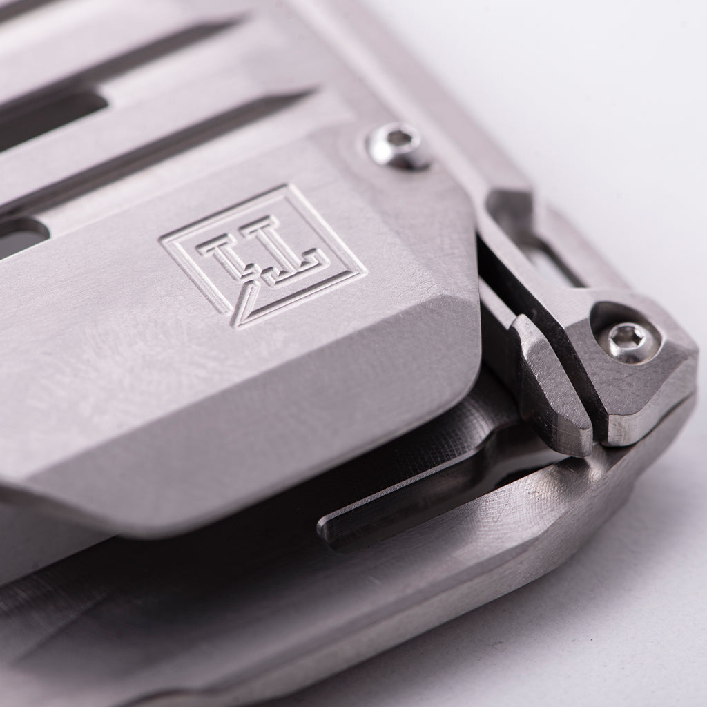 A10 ADAPT™ TITANIUM BIFOLD WALLET
