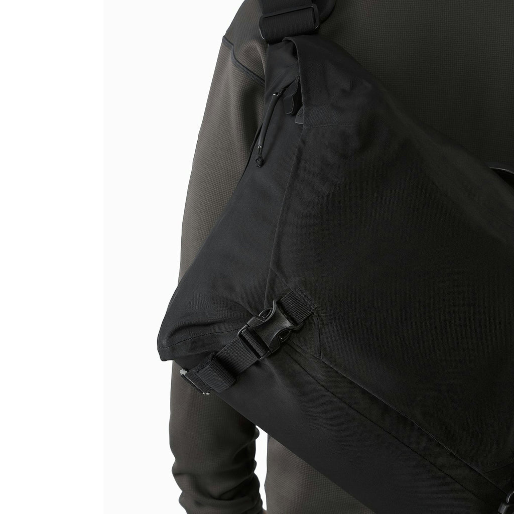 Arc'teryx LEAF Courier 15 Bag