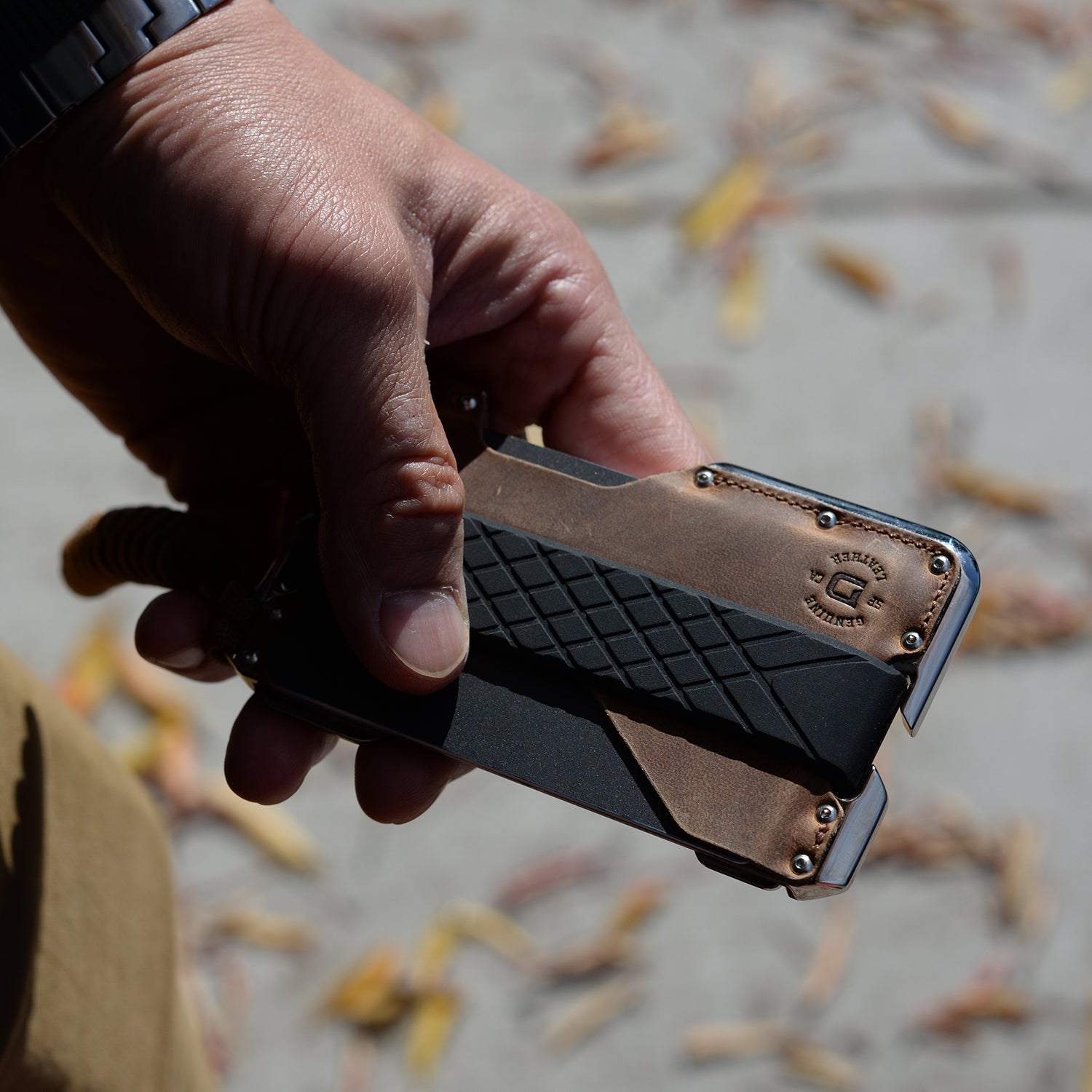D02 DAPPER™ WALLET