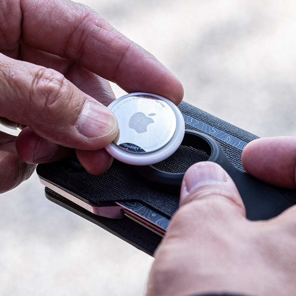 D03 AIRTAG WALLET