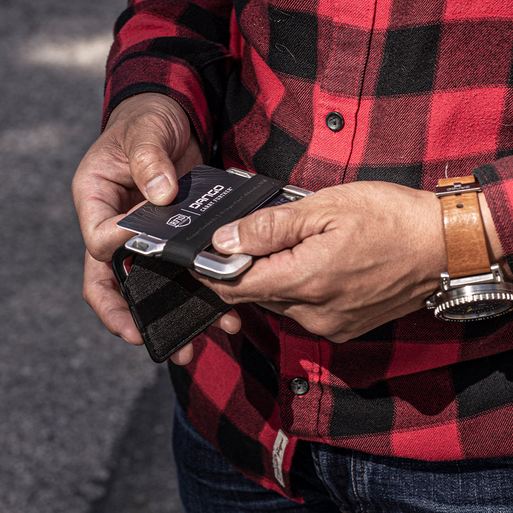 D03 AIRTAG WALLET