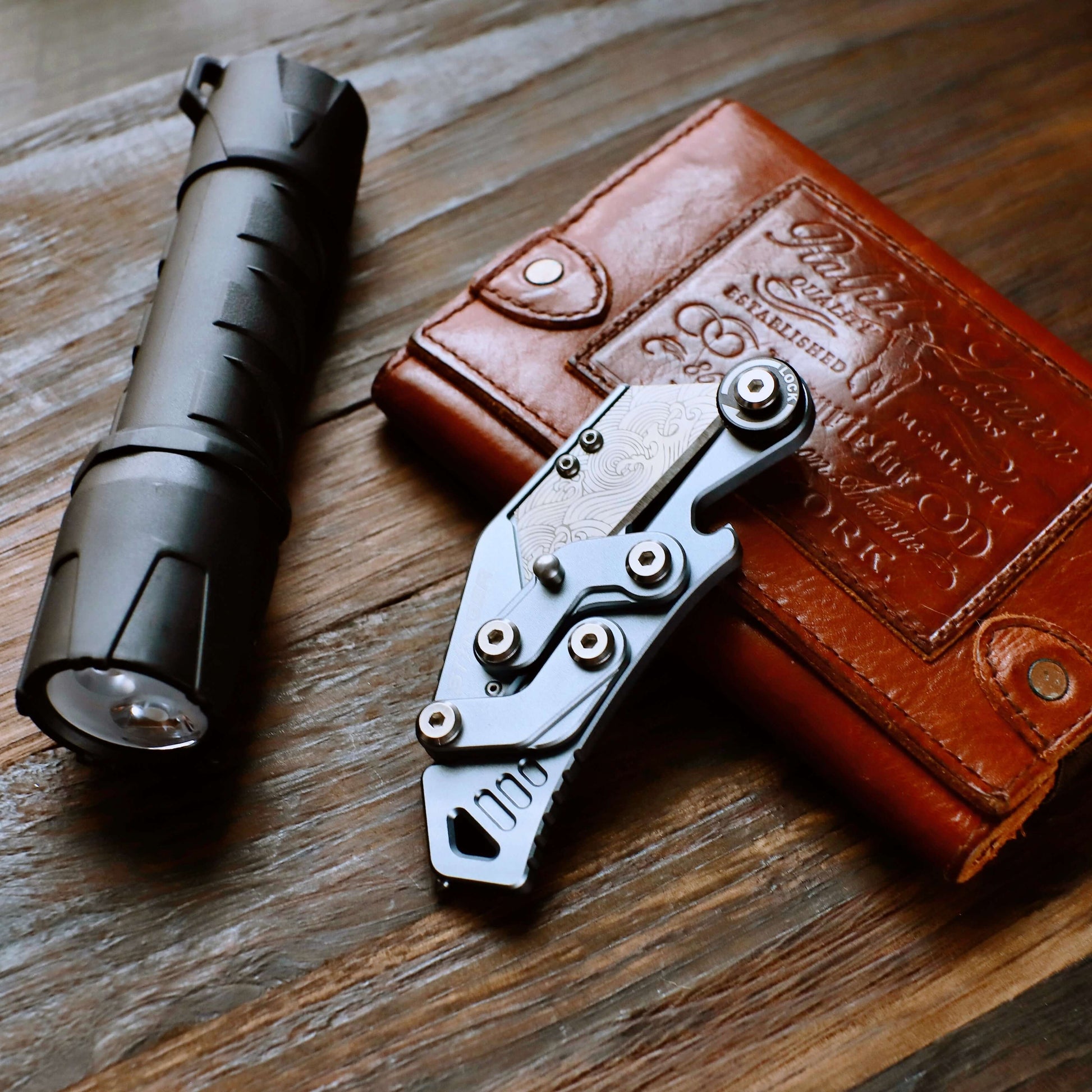 Stinger Godzilla Blade, Folding Pocket Knife, Utility Knife - Space Grey
