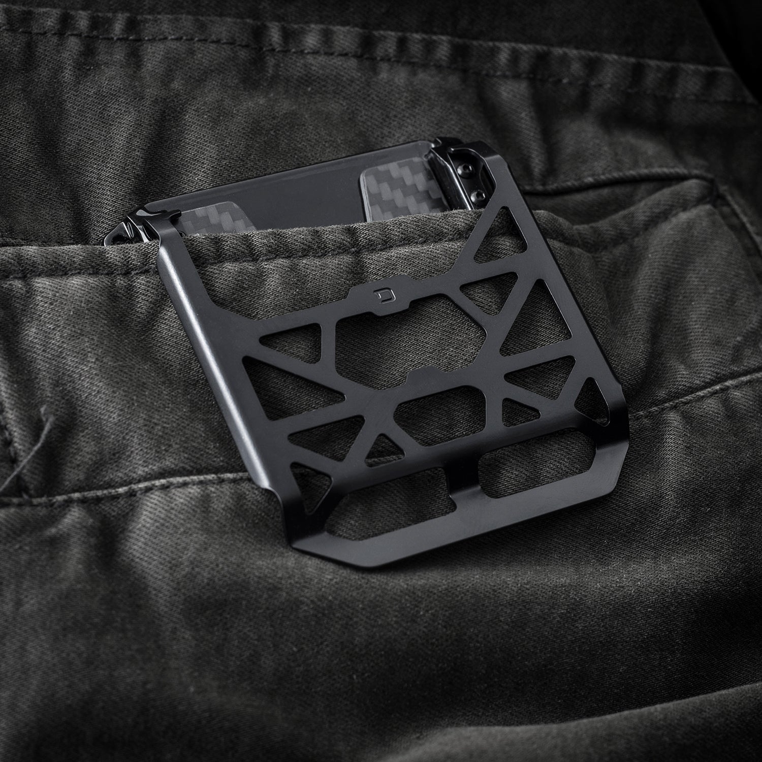 M1 CHASSIS CLIP