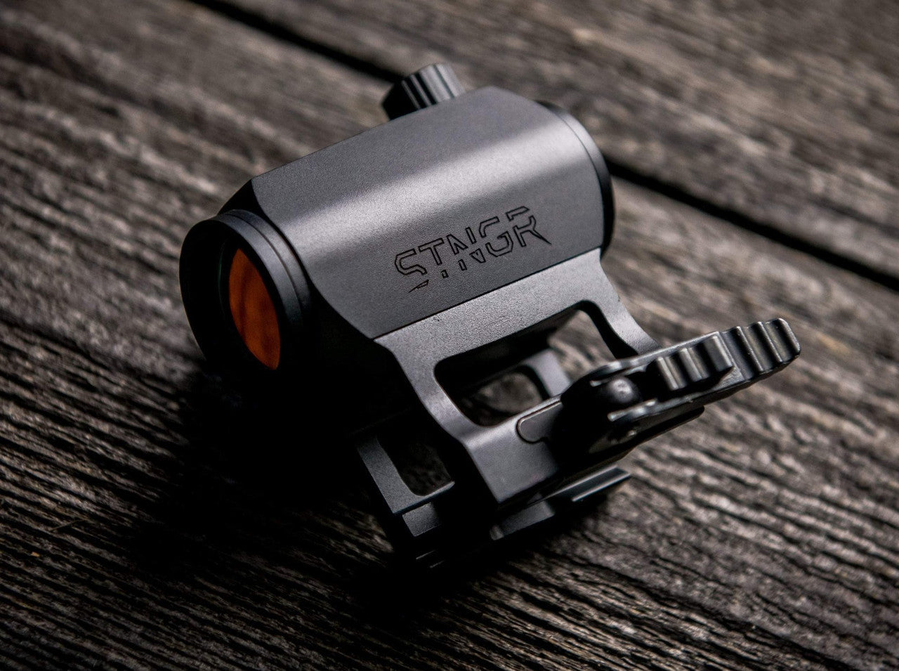 AXIOM II Red Dot Sight + QD Mount Bundle