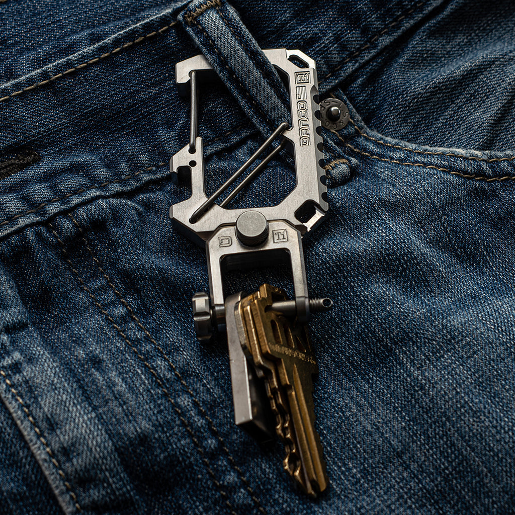 TITANIUM CARABINER & SHACKLE