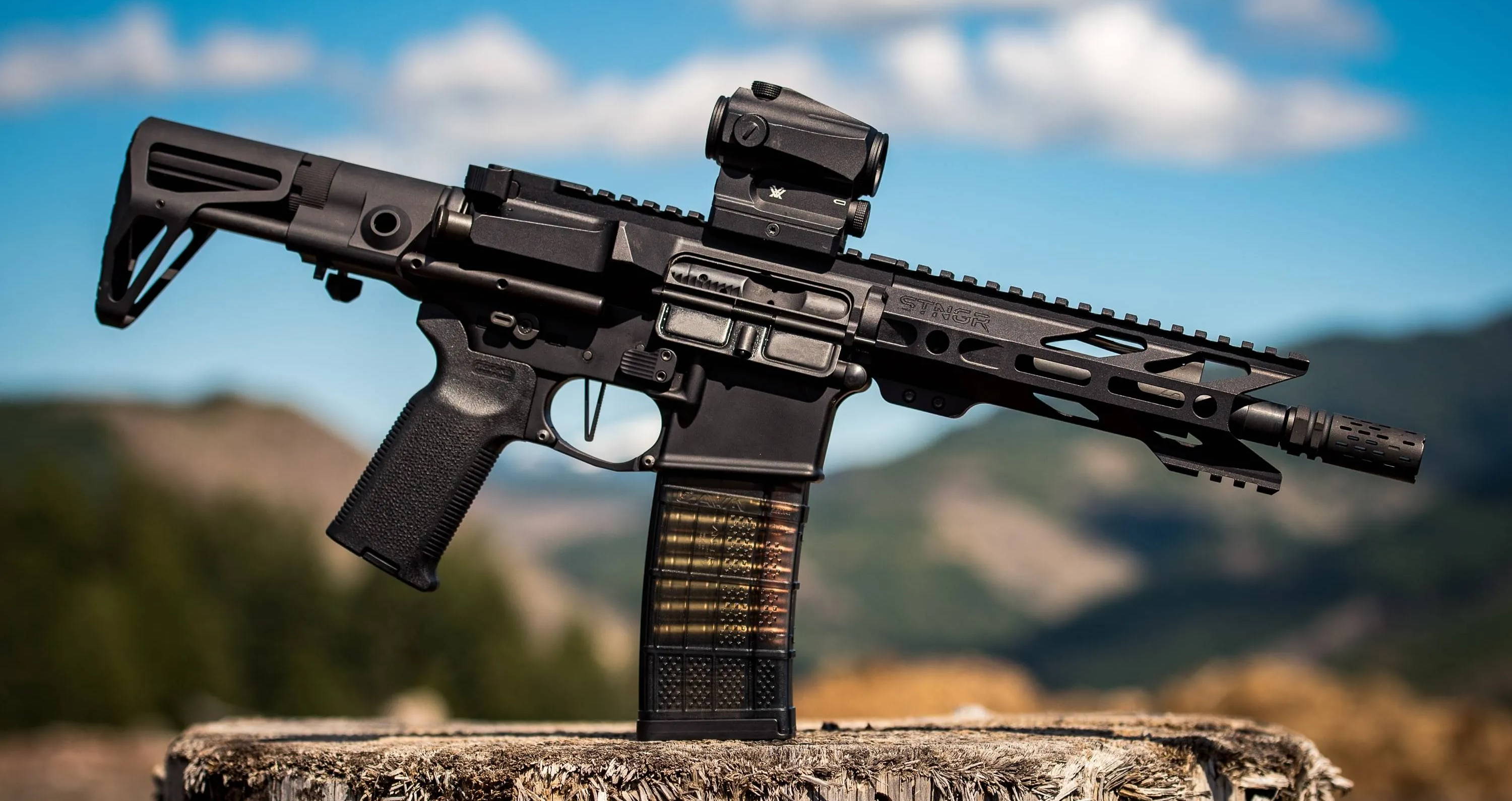 STNGR HWK® M-LOK Free Float AR-15 Handguard